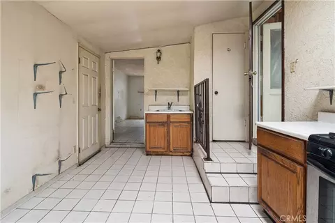 Entry Way - 303 E Lincoln St, Carson, CA 90745 photo 1 of 1