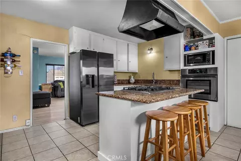Kitchen - 1700 W Raymond St, Compton, CA 90220 photo 2 of 2