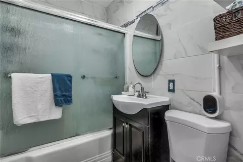Bath - 1700 W Raymond St, Compton, CA 90220 photo 1 of 1