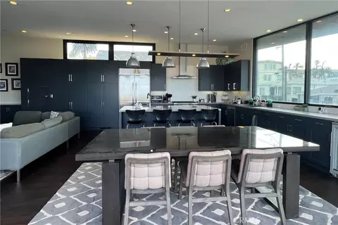 823 14th St, Hermosa Beach, CA 90254 photo 2