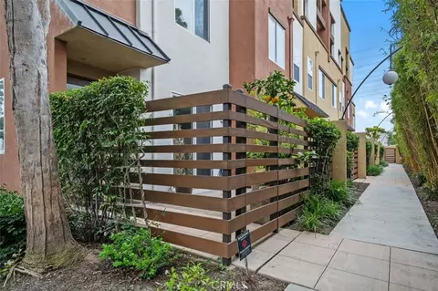 1608 W Artesia Sq, Gardena, CA 90248
