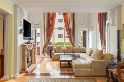 10550 Wilshire Blvd #302, Los Angeles, CA 90024