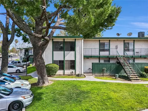 1735 E Washington St #B28, Colton, CA 92324