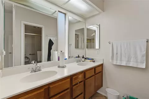 Bath - 1389 Pepper Tree, Hemet, CA 92545 photo 2 of 6
