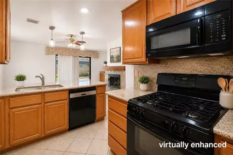 Kitchen - 1389 Pepper Tree, Hemet, CA 92545 photo 3 of 4