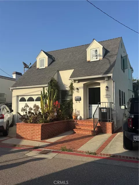 1924 Loma Dr, Hermosa Beach, CA 90254