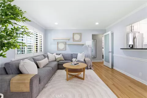 526 N Toluca Park Dr, Burbank, CA 91505