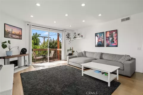 2263 Fox Hills Dr #203, Los Angeles, CA 90064