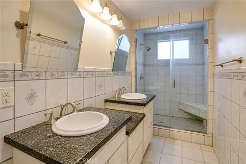 Bath - 1415 S Mckinley Ave, Compton, CA 90220 photo 1 of 1