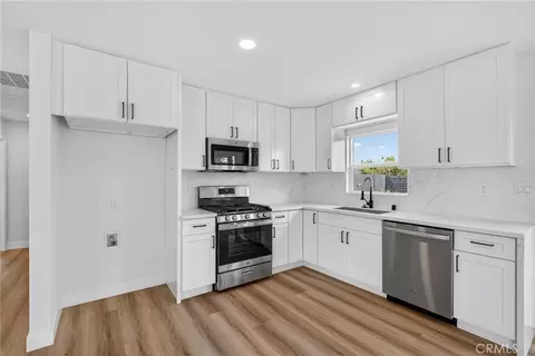 Kitchen - 173 W 232nd Pl, Carson, CA 90745 photo 1 of 2