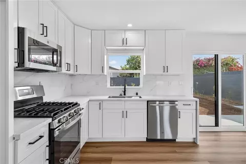 Kitchen - 173 W 232nd Pl, Carson, CA 90745 photo 2 of 2