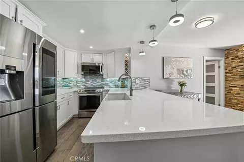 Kitchen - 700 E Ocean Blvd #1208, Long Beach, CA 90802 photo 2 of 5