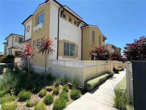 2201 W 237th St, Torrance, CA 90501