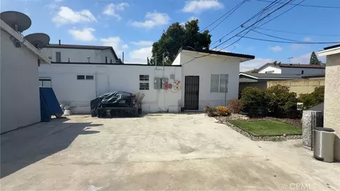 Exterior - 3425 Adriatic Ave, Long Beach, CA 90810 photo 2 of 3