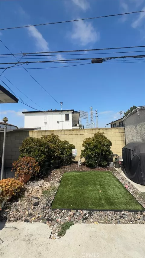 Exterior - 3425 Adriatic Ave, Long Beach, CA 90810 photo 1 of 3