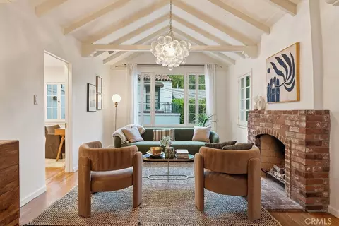 6182 Glen Oak St, Los Angeles, CA 90068