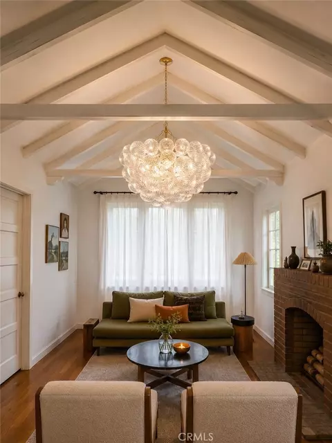 6182 Glen Oak St, Los Angeles, CA 90068