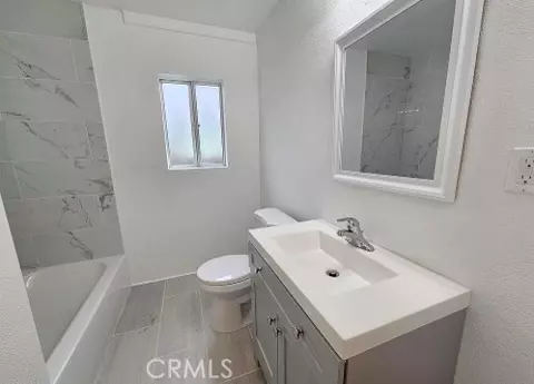 Bath - 2310 Elm, Long Beach, CA 90806 photo 1 of 2