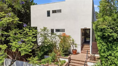 2147 N Beachwood #4, Los Angeles, CA 90068