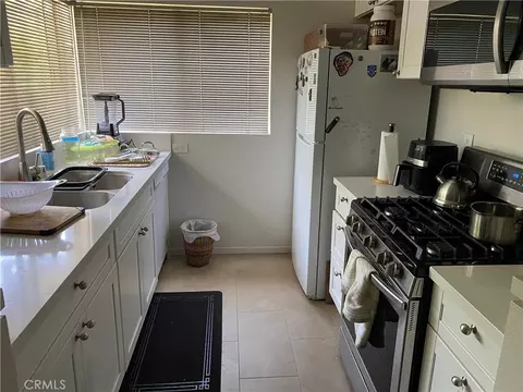 136 Echo Run, Irvine, CA 92614 photo 8