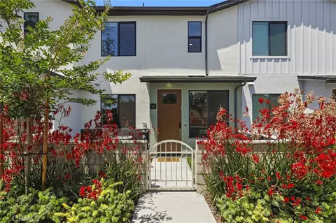 2771 W Pepper Tree Dr #11, Anaheim, CA 92801