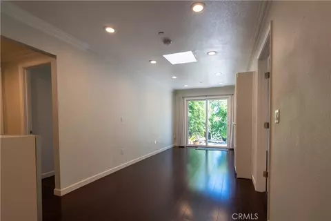 Living - 267 Eureka Ct, Sunnyvale, CA 94085 photo 2 of 4