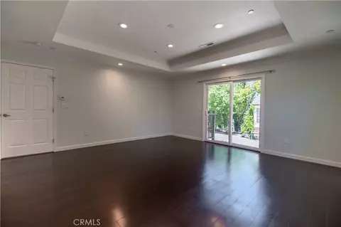 Living - 267 Eureka Ct, Sunnyvale, CA 94085 photo 3 of 4