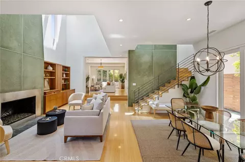 2710 Pine Ave, Manhattan Beach, CA 90266