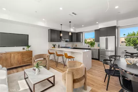 11408 W Calvert St, North Hollywood, CA 91606