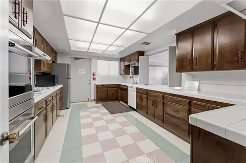 Kitchen - 11464 Miscou Way, Cypress, CA 90630 photo 3 of 5