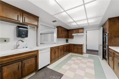 Kitchen - 11464 Miscou Way, Cypress, CA 90630 photo 5 of 5