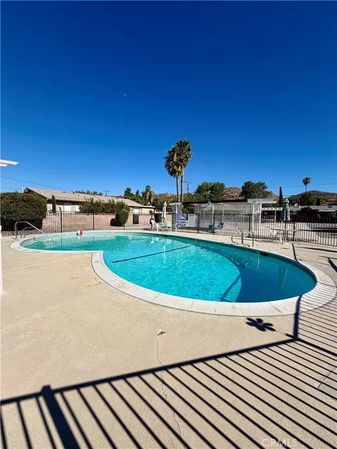 Exterior - 500 E Thornton Ave, Hemet, CA 92543 photo 14 of 16