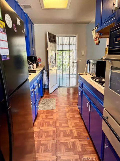 Kitchen - 500 E Thornton Ave, Hemet, CA 92543 photo 1 of 3