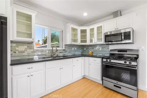 Kitchen - 1510 E Maple Ave, El Segundo, CA 90245 photo 6 of 6