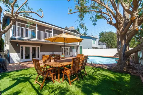 Exterior - 1510 E Maple Ave, El Segundo, CA 90245 photo 3 of 8