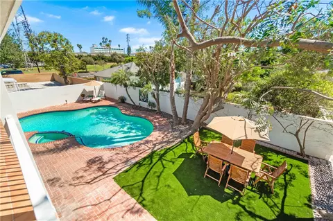 Exterior - 1510 E Maple Ave, El Segundo, CA 90245 photo 5 of 8