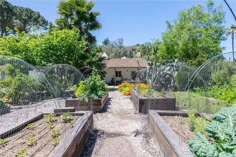 Exterior - 2 Chuckwagon, Rolling Hills, CA 90274 photo 9 of 16