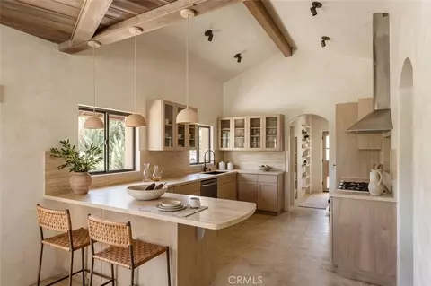 Kitchen - 2 Chuckwagon, Rolling Hills, CA 90274 photo 5 of 6