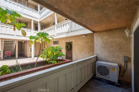 Exterior - 1723 Cedar #103, Long Beach, CA 90813 photo 3 of 4