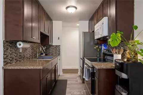 Kitchen - 1723 Cedar #103, Long Beach, CA 90813 photo 1 of 2