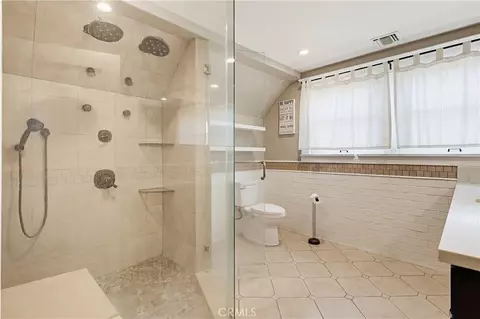 Bath - 1130 E Appleton, Long Beach, CA 90802 photo 3 of 7