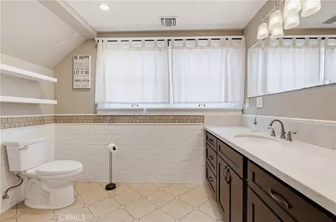 Bath - 1130 E Appleton, Long Beach, CA 90802 photo 5 of 7