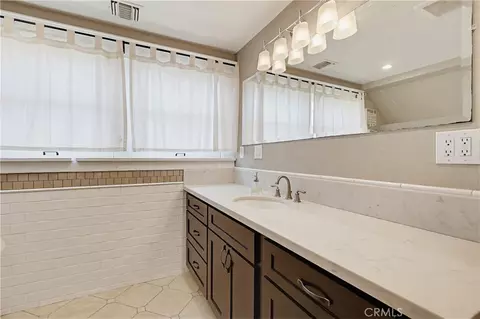 Bath - 1130 E Appleton, Long Beach, CA 90802 photo 6 of 7
