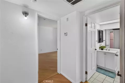Entry Way - 1237 E 6th St #106, Long Beach, CA 90802 photo 2 of 2