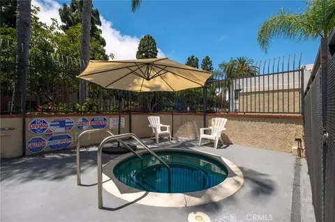 Exterior - 1237 E 6th St #106, Long Beach, CA 90802 photo 3 of 5