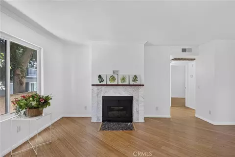 1237 E 6th St #106, Long Beach, CA 90802