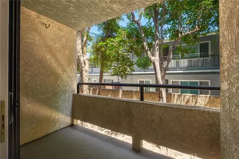 Exterior - 1237 E 6th St #106, Long Beach, CA 90802 photo 1 of 5