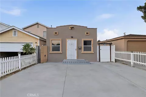 Exterior - 233 E Louise St, Long Beach, CA 90805 photo 8 of 9