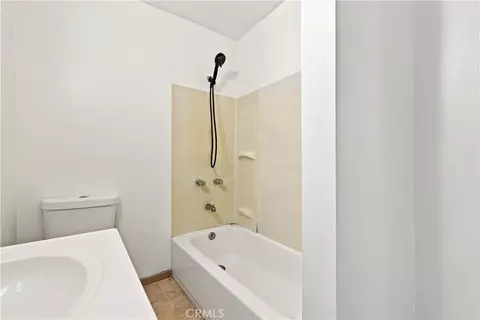 Bath - 233 E Louise St, Long Beach, CA 90805 photo 3 of 4