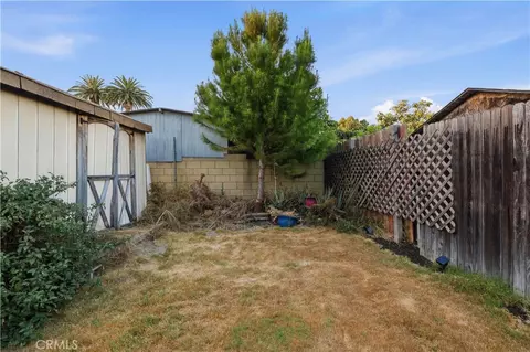 Exterior - 233 E Louise St, Long Beach, CA 90805 photo 6 of 9